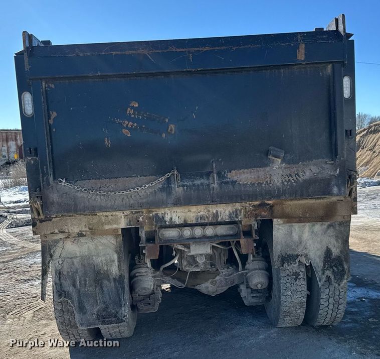 image for item LH9439 2003 Mack CV713 dump truck