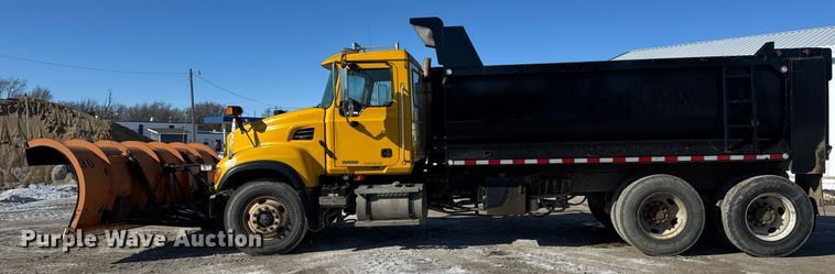 image for item LH9439 2003 Mack CV713 dump truck