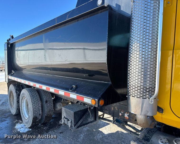 image for item LH9439 2003 Mack CV713 dump truck