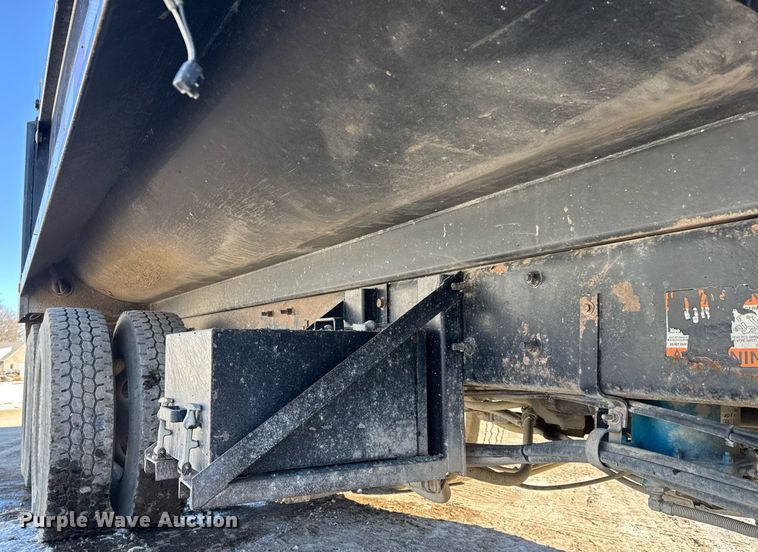 image for item LH9439 2003 Mack CV713 dump truck