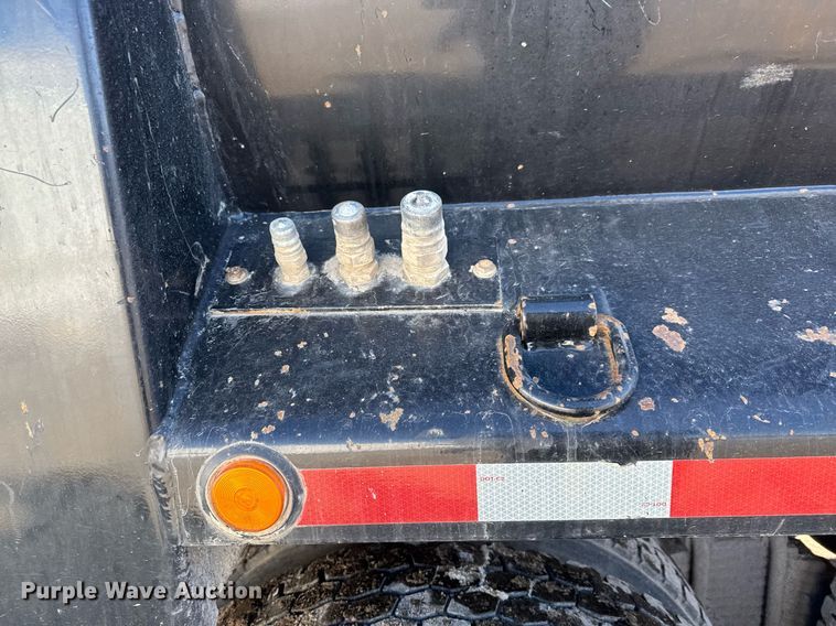 image for item LH9439 2003 Mack CV713 dump truck