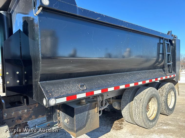 image for item LH9439 2003 Mack CV713 dump truck