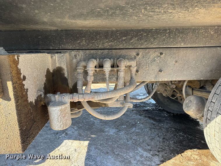 image for item LH9439 2003 Mack CV713 dump truck