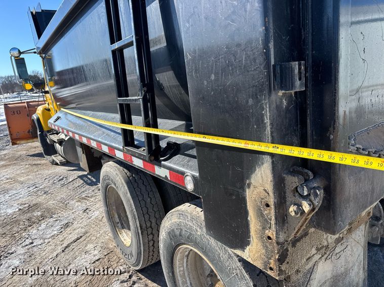 image for item LH9439 2003 Mack CV713 dump truck