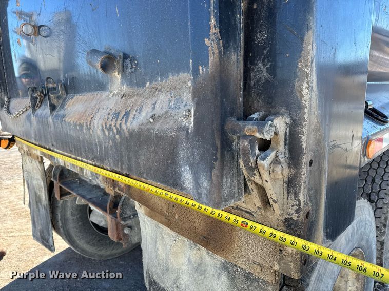 image for item LH9439 2003 Mack CV713 dump truck