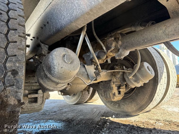 image for item LH9439 2003 Mack CV713 dump truck