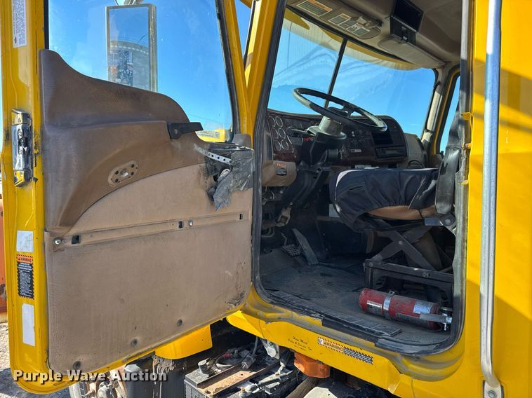 image for item LH9439 2003 Mack CV713 dump truck