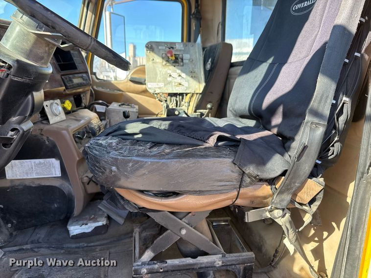 image for item LH9439 2003 Mack CV713 dump truck