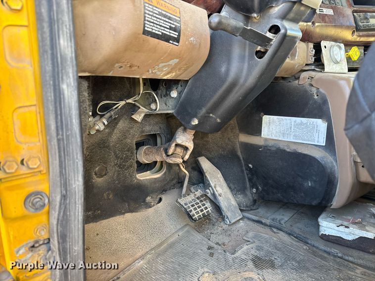 image for item LH9439 2003 Mack CV713 dump truck