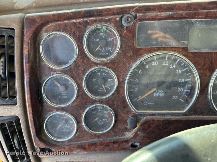 image for item LH9439 2003 Mack CV713 dump truck