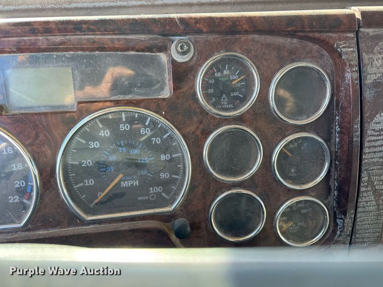 image for item LH9439 2003 Mack CV713 dump truck