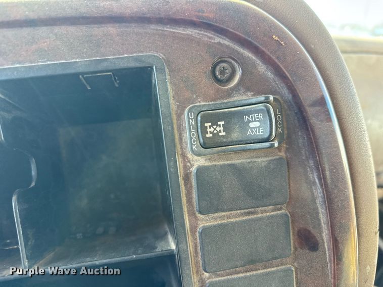 image for item LH9439 2003 Mack CV713 dump truck