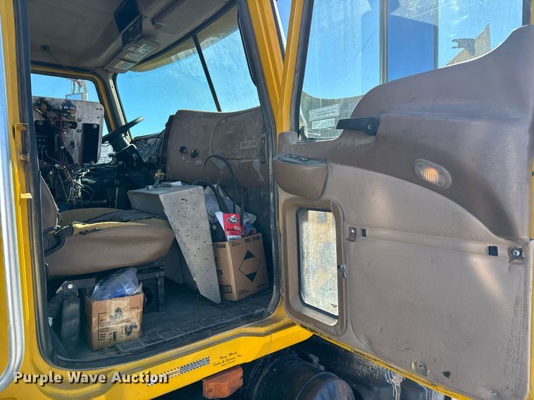 image for item LH9439 2003 Mack CV713 dump truck