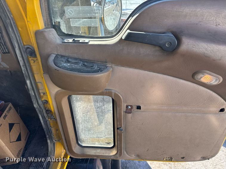 image for item LH9439 2003 Mack CV713 dump truck