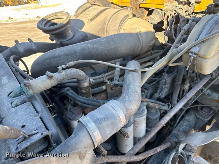 image for item LH9439 2003 Mack CV713 dump truck