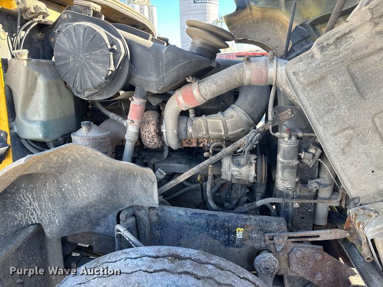 image for item LH9439 2003 Mack CV713 dump truck