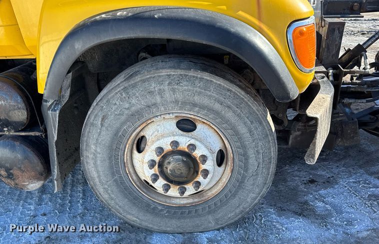 image for item LH9439 2003 Mack CV713 dump truck