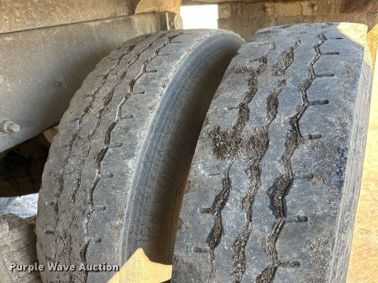 image for item LH9439 2003 Mack CV713 dump truck