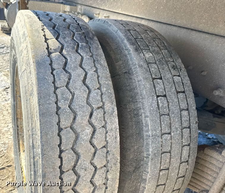 image for item LH9439 2003 Mack CV713 dump truck