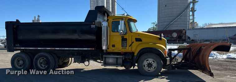 image for item LH9442 2003 Mack CV713 dump truck