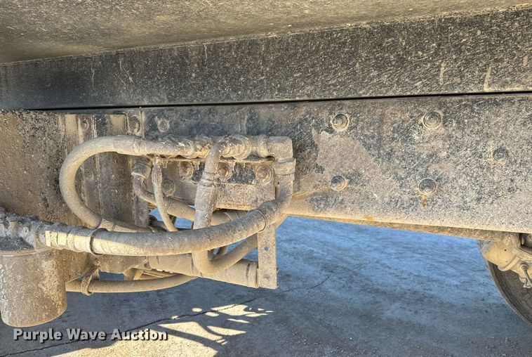 image for item LH9442 2003 Mack CV713 dump truck