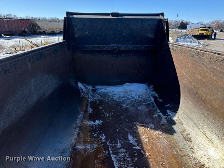 image for item LH9442 2003 Mack CV713 dump truck