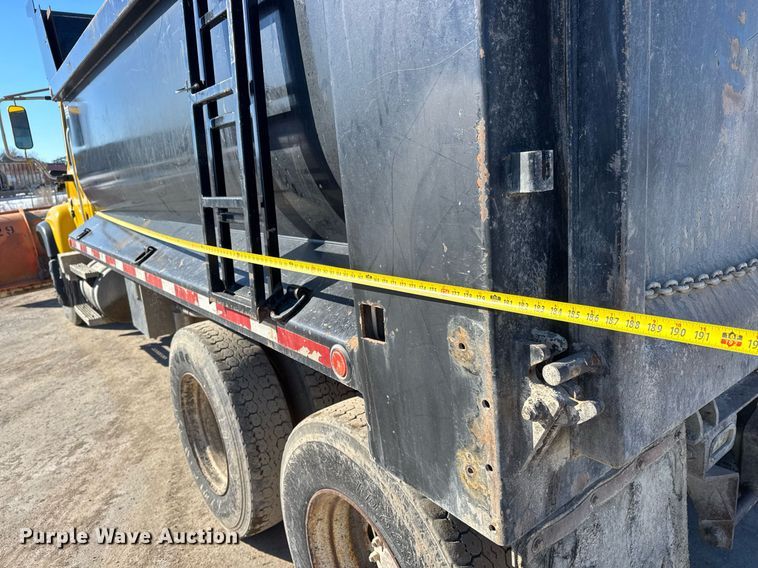 image for item LH9442 2003 Mack CV713 dump truck