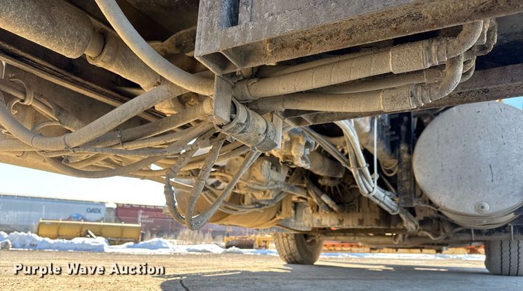 image for item LH9442 2003 Mack CV713 dump truck