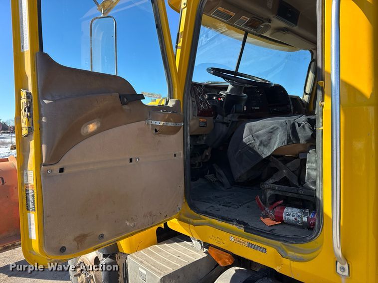 image for item LH9442 2003 Mack CV713 dump truck