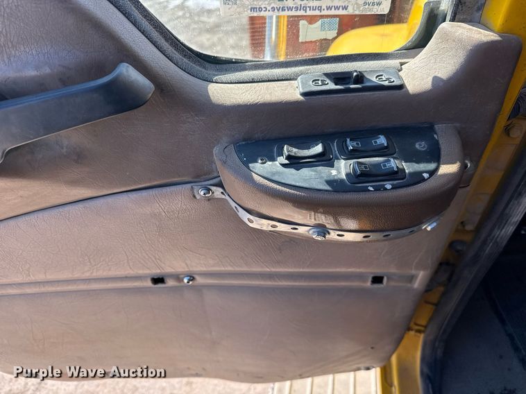 image for item LH9442 2003 Mack CV713 dump truck