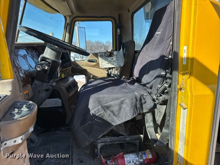 image for item LH9442 2003 Mack CV713 dump truck