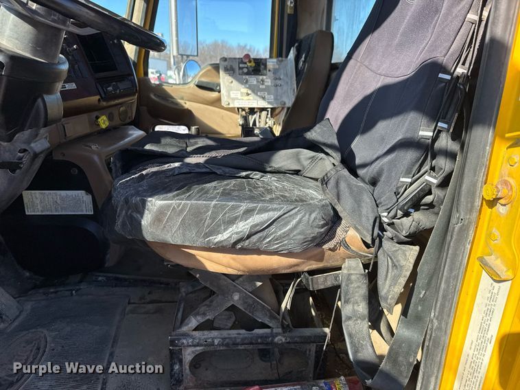 image for item LH9442 2003 Mack CV713 dump truck