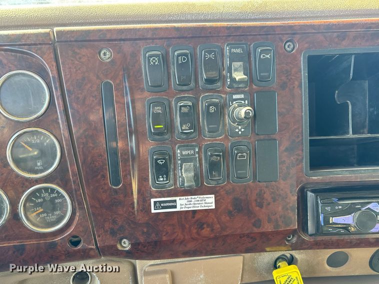 image for item LH9442 2003 Mack CV713 dump truck