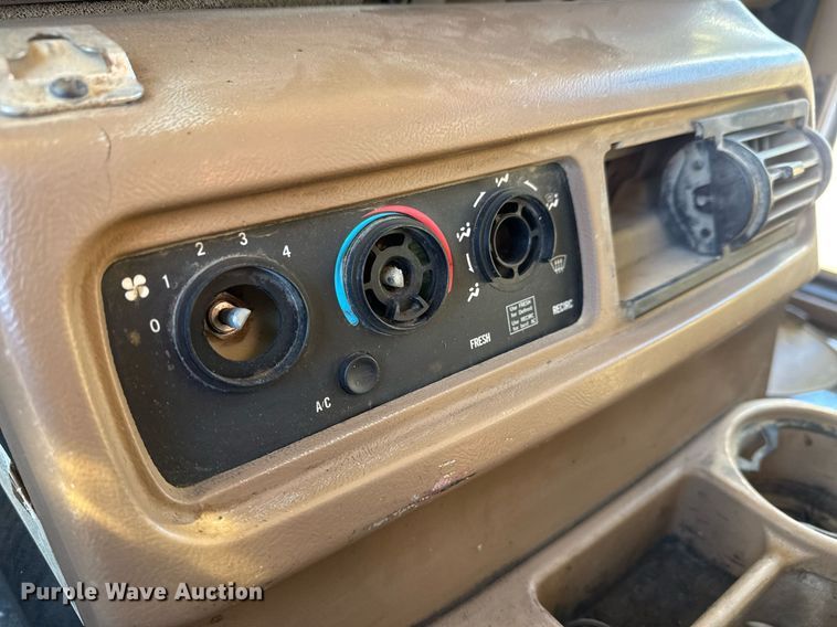 image for item LH9442 2003 Mack CV713 dump truck