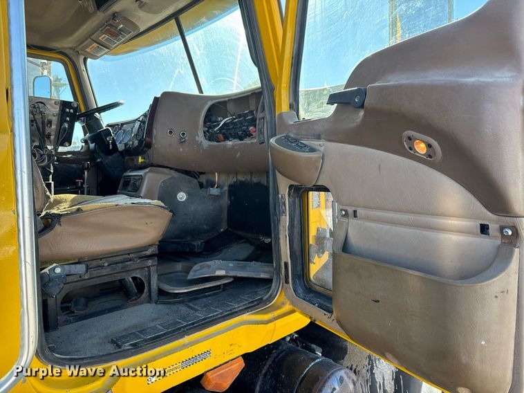 image for item LH9442 2003 Mack CV713 dump truck