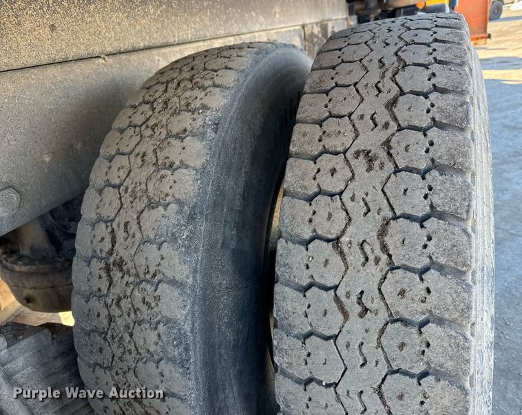 image for item LH9442 2003 Mack CV713 dump truck