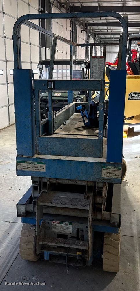 image for item LH9444 2004 Genie  GS-2032 scissor lift