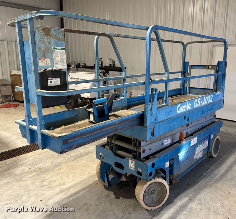 image for item LH9444 2004 Genie  GS-2032 scissor lift