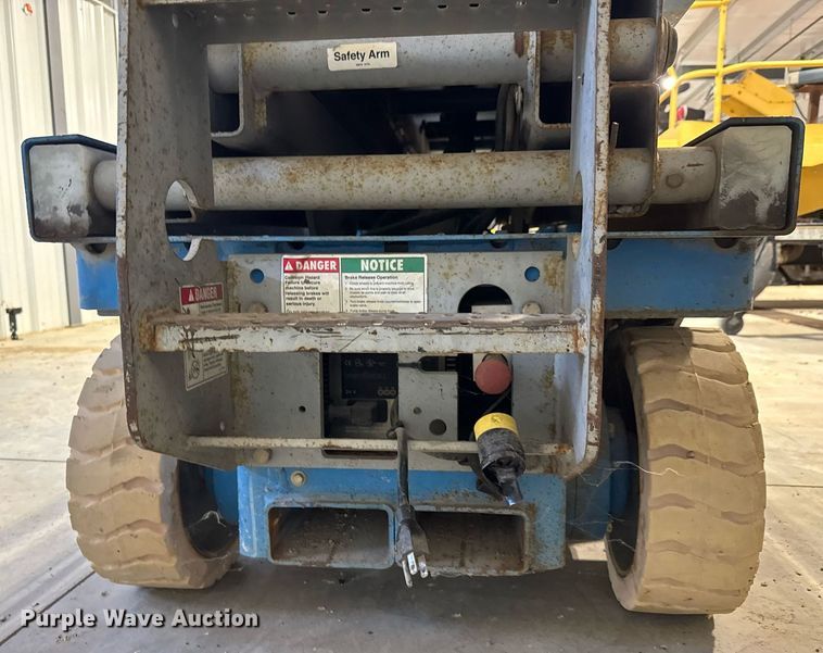 image for item LH9444 2004 Genie  GS-2032 scissor lift