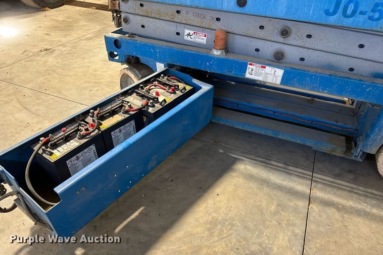 image for item LH9444 2004 Genie  GS-2032 scissor lift