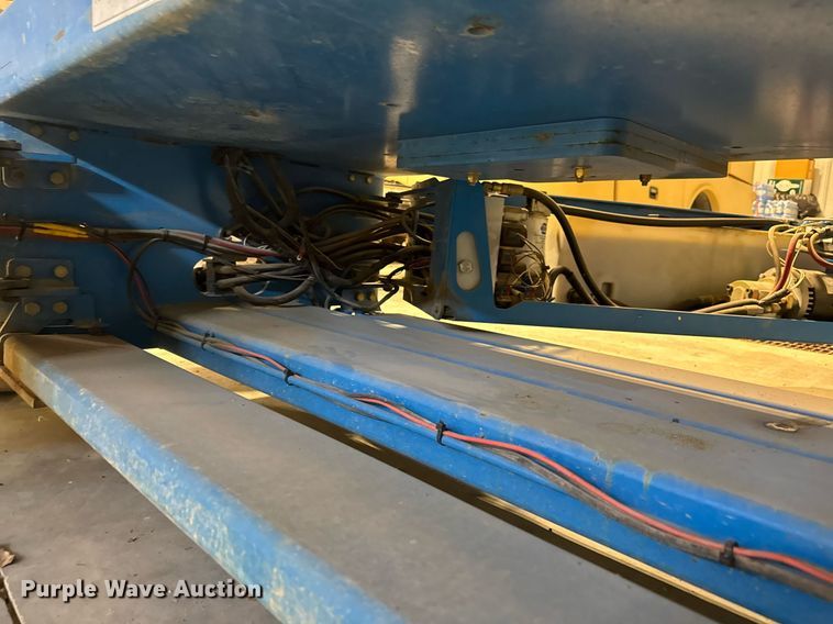 image for item LH9444 2004 Genie  GS-2032 scissor lift