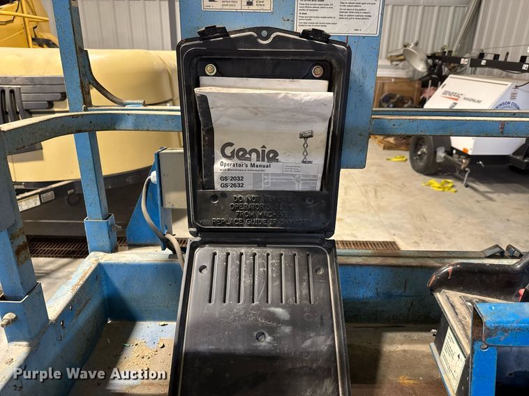 image for item LH9444 2004 Genie  GS-2032 scissor lift