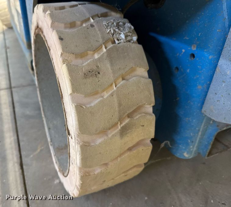 image for item LH9444 2004 Genie  GS-2032 scissor lift