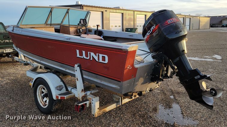 image for item NB9766 1988 Lund boat