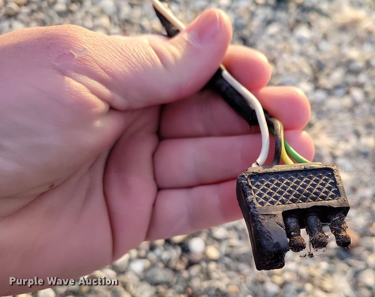 image for item NB9766 1988 Lund boat