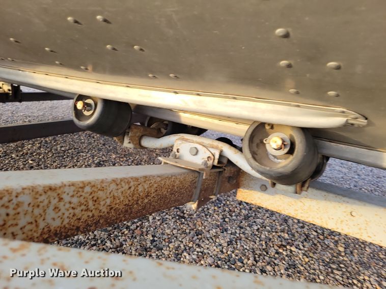 image for item NB9766 1988 Lund boat