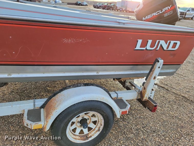 image for item NB9766 1988 Lund boat