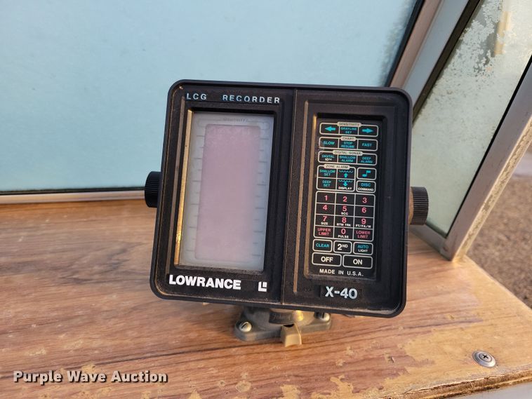 image for item NB9766 1988 Lund boat