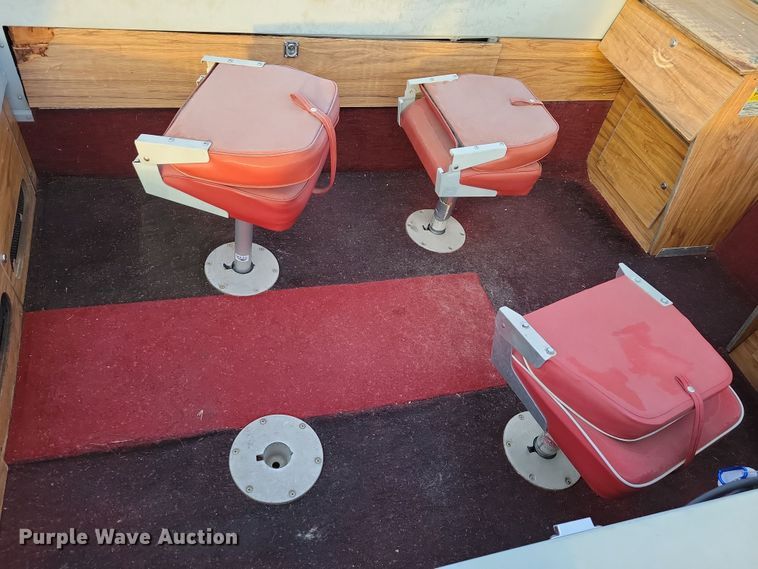 image for item NB9766 1988 Lund boat