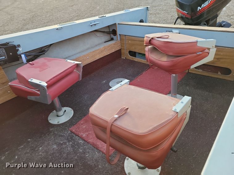 image for item NB9766 1988 Lund boat